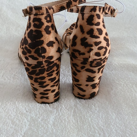 Shoes - Picture 2 of 5